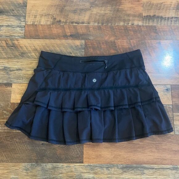 Lululemon skirt 8 (5001R) - Picture 2 of 5